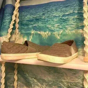 Steve Madden Endell Beige Leather Neutral Slip-On Shoes